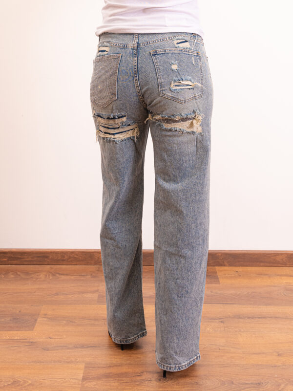 Jeans con strass posteriori